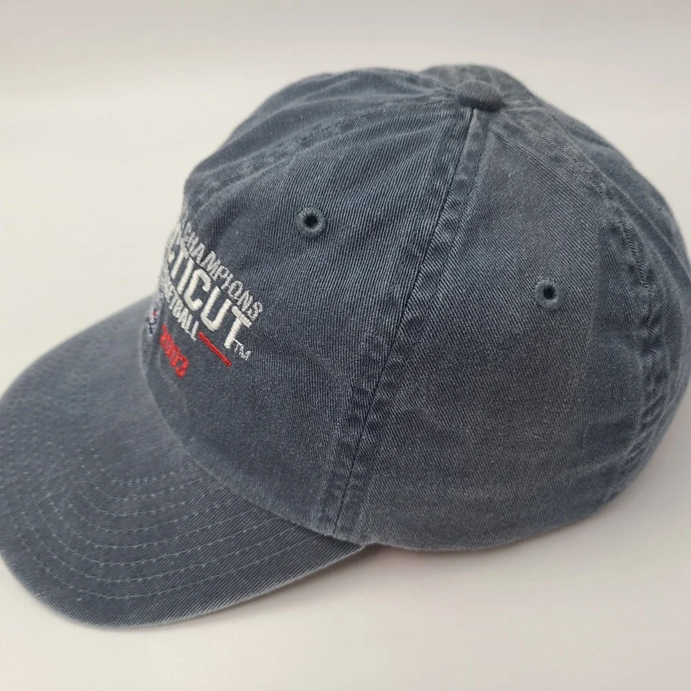 Vintage UConn Huskies Hat NCAA 2002 2003 Womens Basketball National Champions‎
